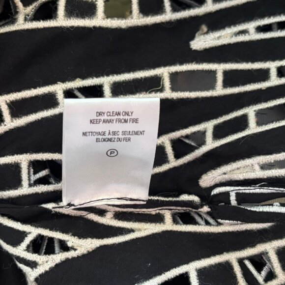 Samuel Dong Black & White Laser Cut Button Down Blouse - Size M - NWT - Picture 6 of 6